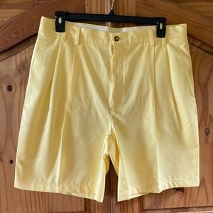 Men's Turnbury yellow pleated front chino Bermuda shorts size 38